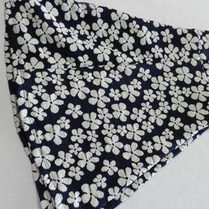 ⭐️ H & M Divided circle skirt navy & white floral